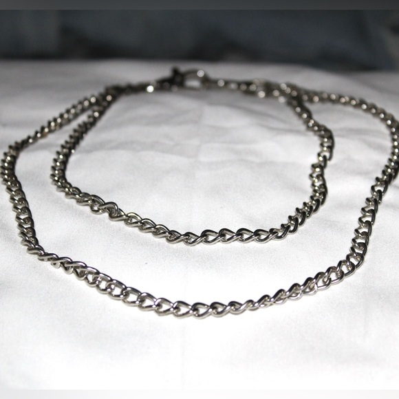 Silver hook accessory chain - Picture 2 of 6